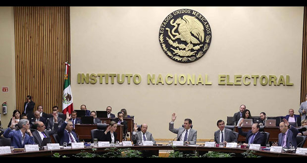 Contralor de INE investigará “excesos” en salarios de consejeros