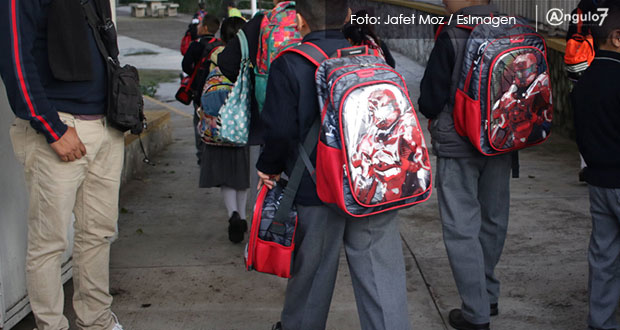 Padres de familia se pronuncian a favor del “operativo mochila” en Puebla