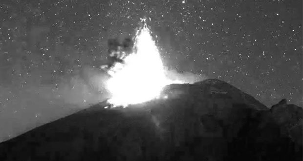 Captan a “ovni” tras explosión del Popocatépetl