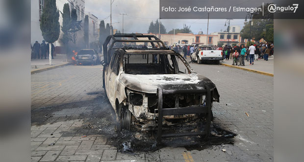 Escala protesta en Amozoc: pobladores retienen a edil y GN lo rescata