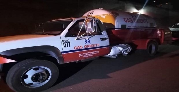 SSP de Cuautlancingo, aseguró a 2 hombres con hidrocarburo