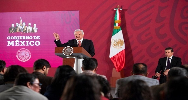 AMLO llama a confesar “moches” en licitaciones; promete premio