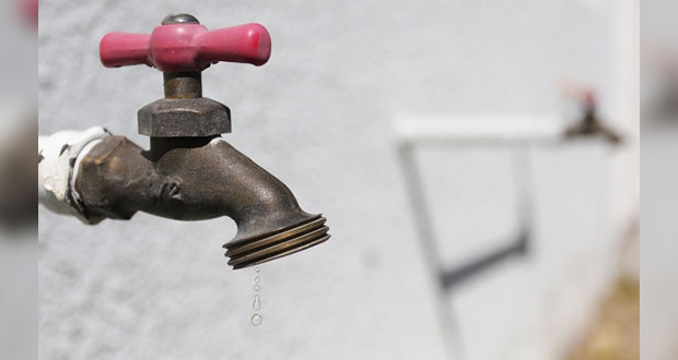 Sin facultad, comités controlan acceso al agua en Aparicio, acusan 