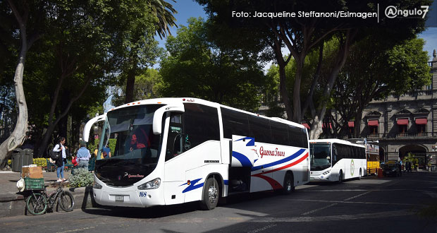 Autobuses turísticos reportan asaltos tras ser desplazados del CH