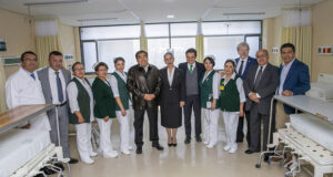 Barbosa y Robledo supervisan remodelación en IMSS de La Margarita
