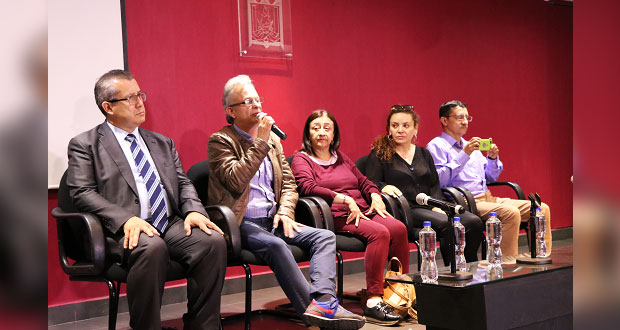 Conferencia-papás-estudiantes-intercambio-Medicina-de-Colombia