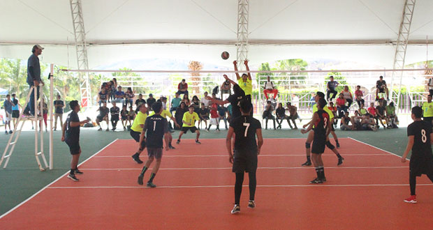 Equipo de voleibol de Puebla va por medallero en justa nacional