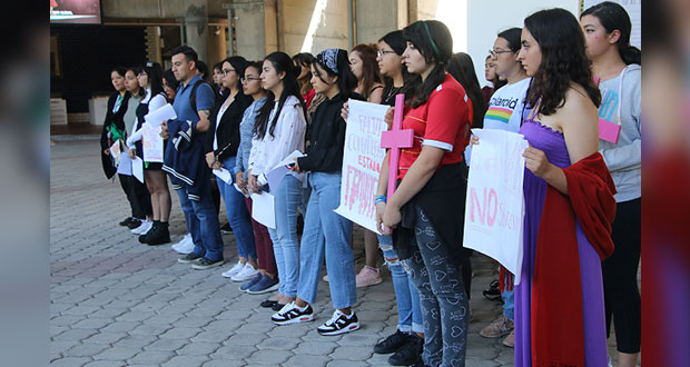 En la Ibero, guardan minuto de silencio por ola de feminicidios
