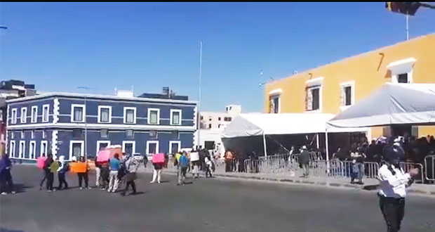 Tianguistas de San Martín exigen libertad para Manuel Valencia