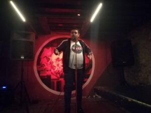 En balcón de Centro Histórico, realizan noche de poesía y música