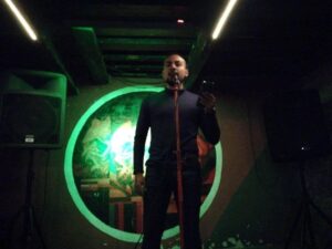 En balcón de Centro Histórico, realizan noche de poesía y música