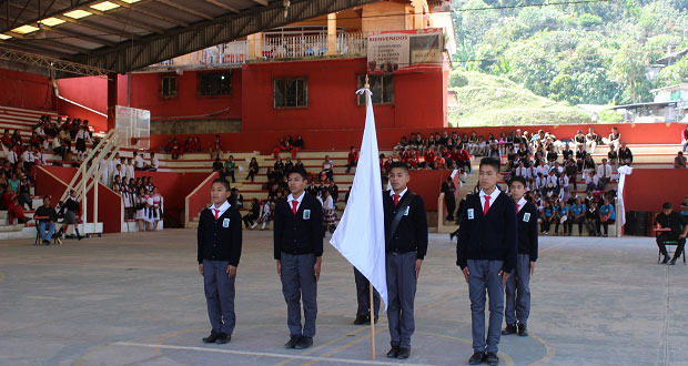 Defender desarrollo de los pueblos, tarea de estudiantes: alcalde