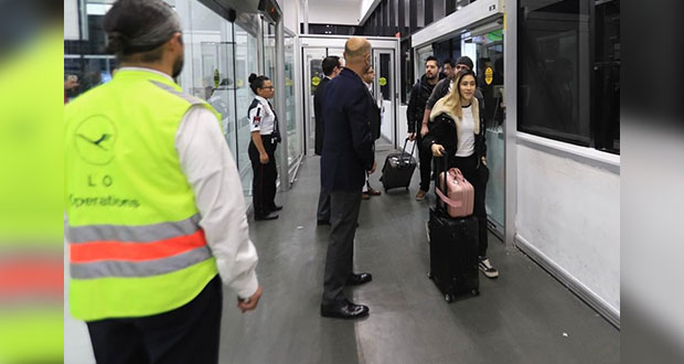 Permanecen siete mexicanos en China; descartan contagio de Covid-19