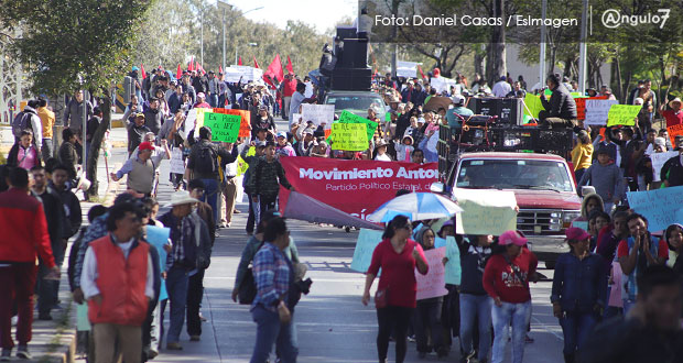Ante negación de registro como partido, Antorcha marcha y acusa intromisión