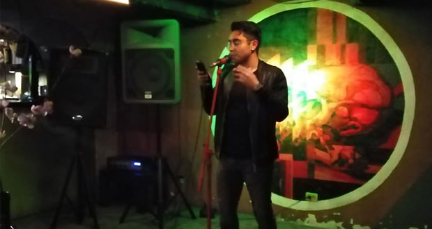 En balcón de Centro Histórico, realizan noche de poesía y música