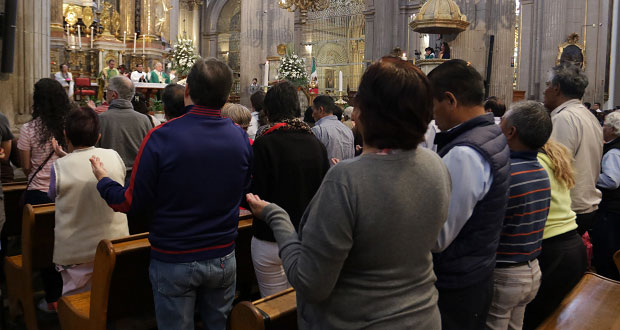 Ante coronavirus, Iglesia pide evitar saludo de paz en 5 estados