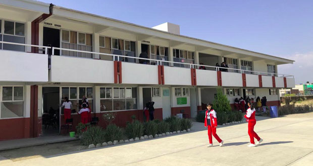 Antorcha gestiona 2 aulas nuevas para secundaria de Huejotzingo