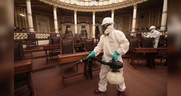 Congreso de Puebla aplica sanitización nivel hospital a su sede