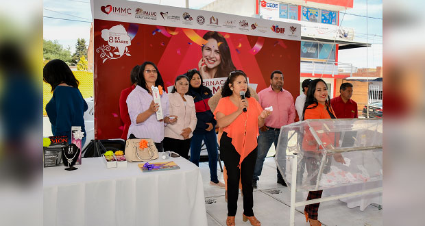 Cuautlancingo conmemora luchas de mujeres y las festeja en su día