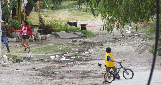 Falta de drenaje daña salud en Valle del Paraíso, pero concesionaria lo cobra