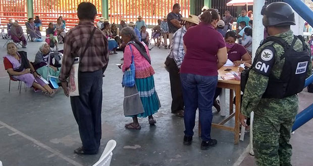 Guardia Nacional apoya en entrega de recursos a adultos mayores