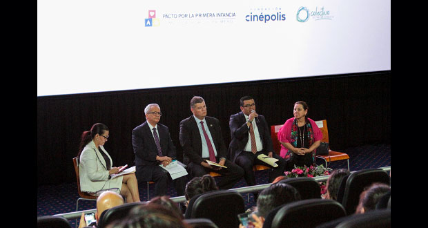 Organizan diálogo para mejorar procesos de adopciones en Puebla