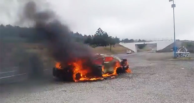 Incendian patrulla y amagan con quemar estación de PF en Esperanza