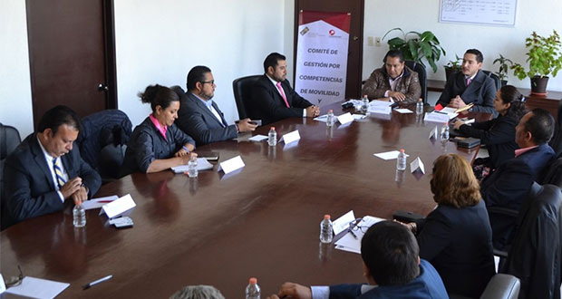 Movilidad integra comité para capacitar a transportistas en Puebla