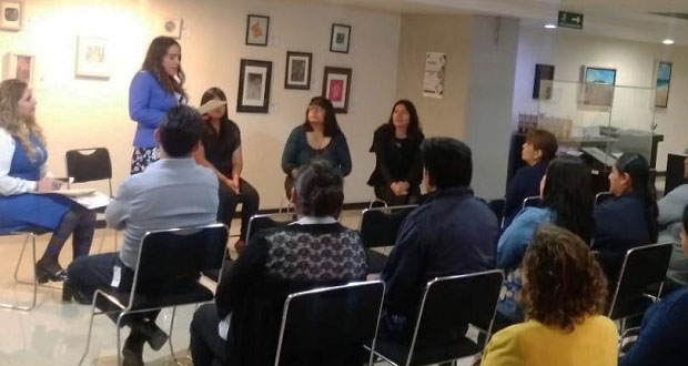 Poblanas exhiben sus obras en “Mujeres grabadoras”