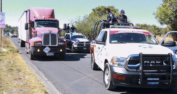 Policías de Huejotzingo detienen a 4 por robo a transporte de carga