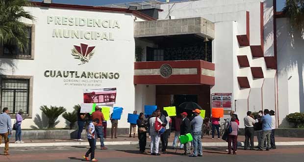 Acordamos con ayuntamiento separar a edil auxiliar de Almecatla: vecinos
