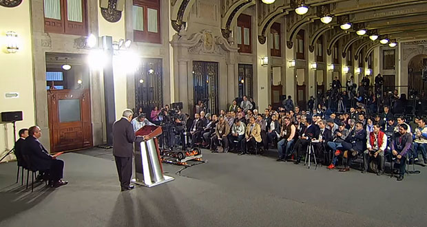 Reportan ausencia de mujeres en la conferencia matutina de AMLO