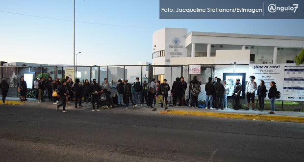 Exigen cese de docentes de Comunicación BUAP por acoso a alumnas