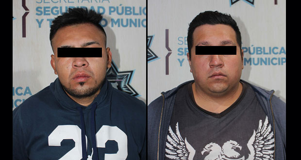 Detienen a dos a bordo de un taxi Cabify por asaltar al chofer