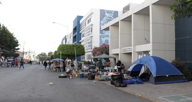 Acuerdan estudiantes de Ingeniería de BUAP levantar paro tras 15 días
