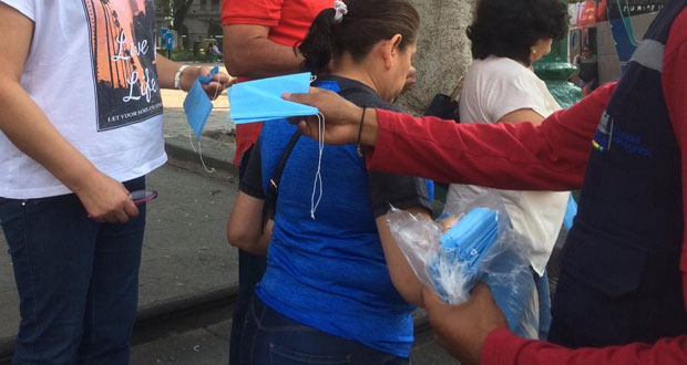 Pese a no prevenir contagios, Comuna dará cubrebocas a empleados