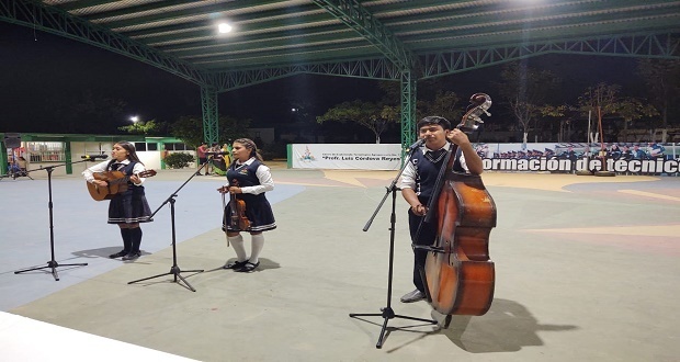 Dan cursos de danza, música y oratoria en CBTA de Tecomatlán