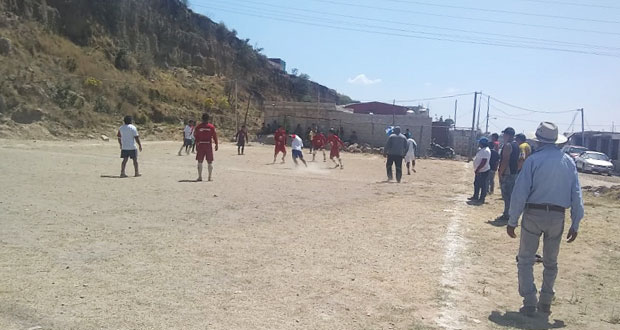 Para fomentar vida sana, disputan torneo de futbol en colonia Tlanesse 