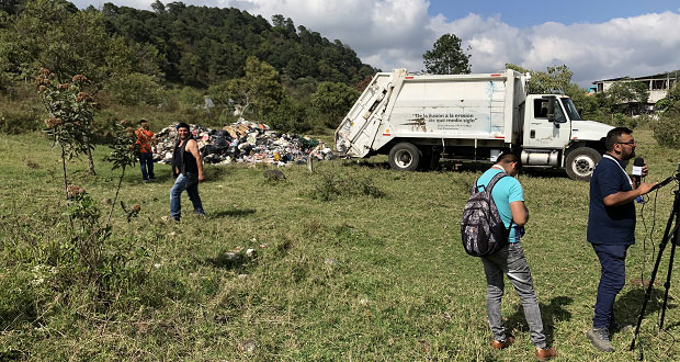 Antorchistas acusan que Huachinango usa terrenos para basurero