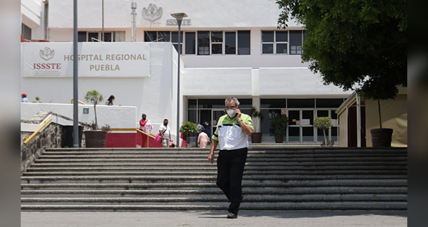 Camilleros del Issste exigen equipo de seguridad contra Covid-19