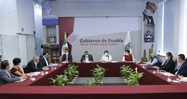 En Puebla, 309 indígenas y 84 personas mayores sin defensa adecuada