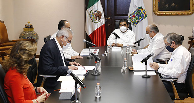 Difieren Federación y gobierno en cifras de muertos en EU; Puebla pedirá datos
