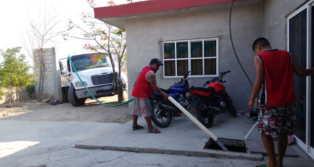 Lleva Antorcha agua a comunidades marginadas de Izúcar