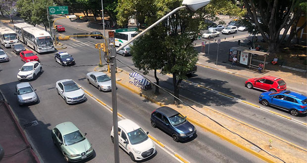 Mala sincronización de semáforos por cierre de CH genera tráfico