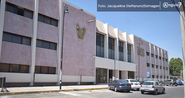 IMSS de Puebla calla ante supuestos despidos a quienes protestaron