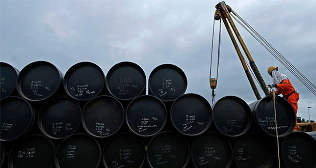 EU y Europa analizan suspender compras de petróleo ruso