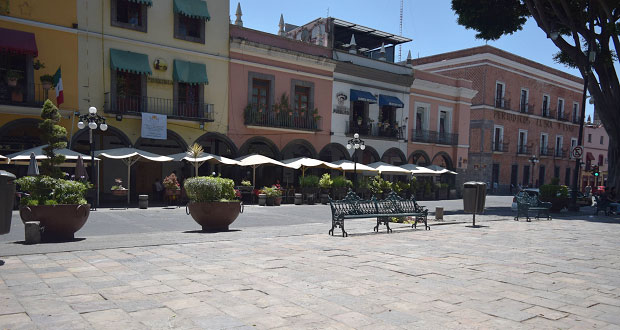Reabren a medias paso vehicular y zócalo del Centro Histórico 