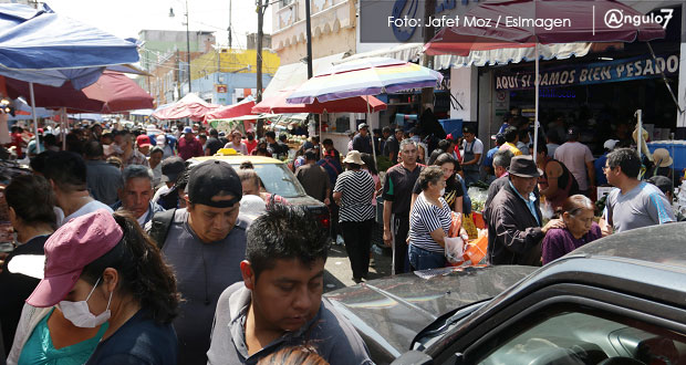 Sin medidas sanitarias, se aglutinan en mercado 5 de Mayo por cuaresma