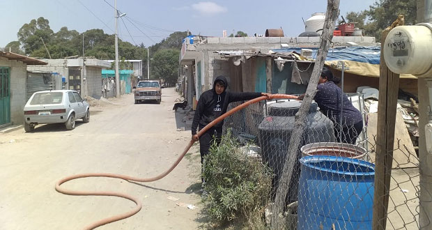Antorcha lleva pipas de agua a vecinos de la colonia Edgardo Amílcar