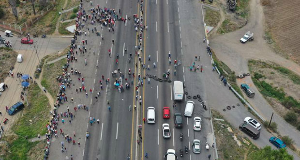 Segob dialoga con habitantes de Coronango y reabren autopista